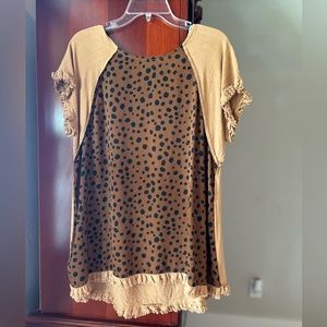 Leopard tan high low raw edging shirt